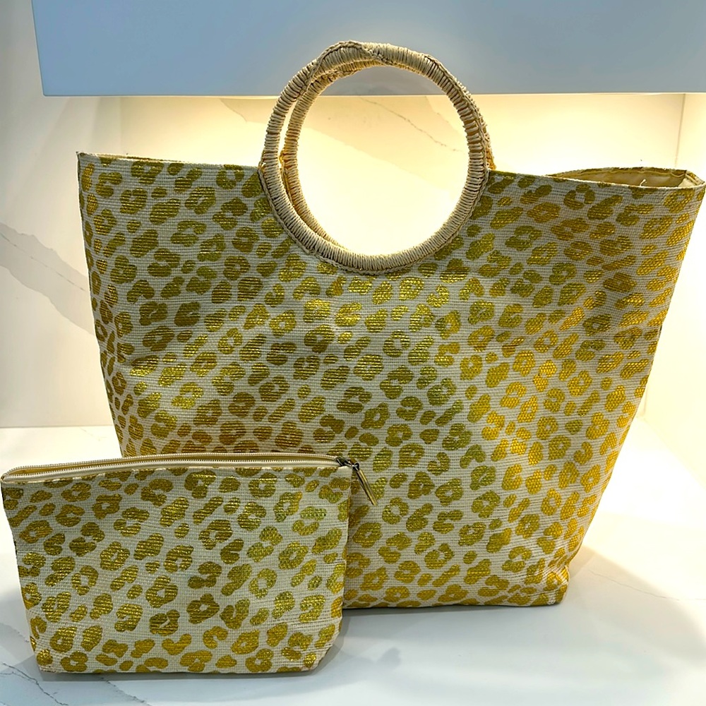 Straw tote Leopard NEW w zippered pouch, cream & gold. Bottom 13 x 8”, 15”high